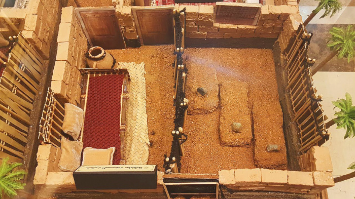 Файл:Aisha's room.jpg